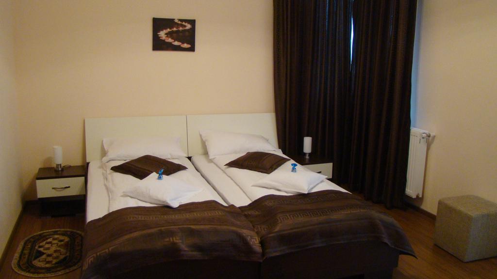 Pensiunea Queen Mary Sanpetru Room photo