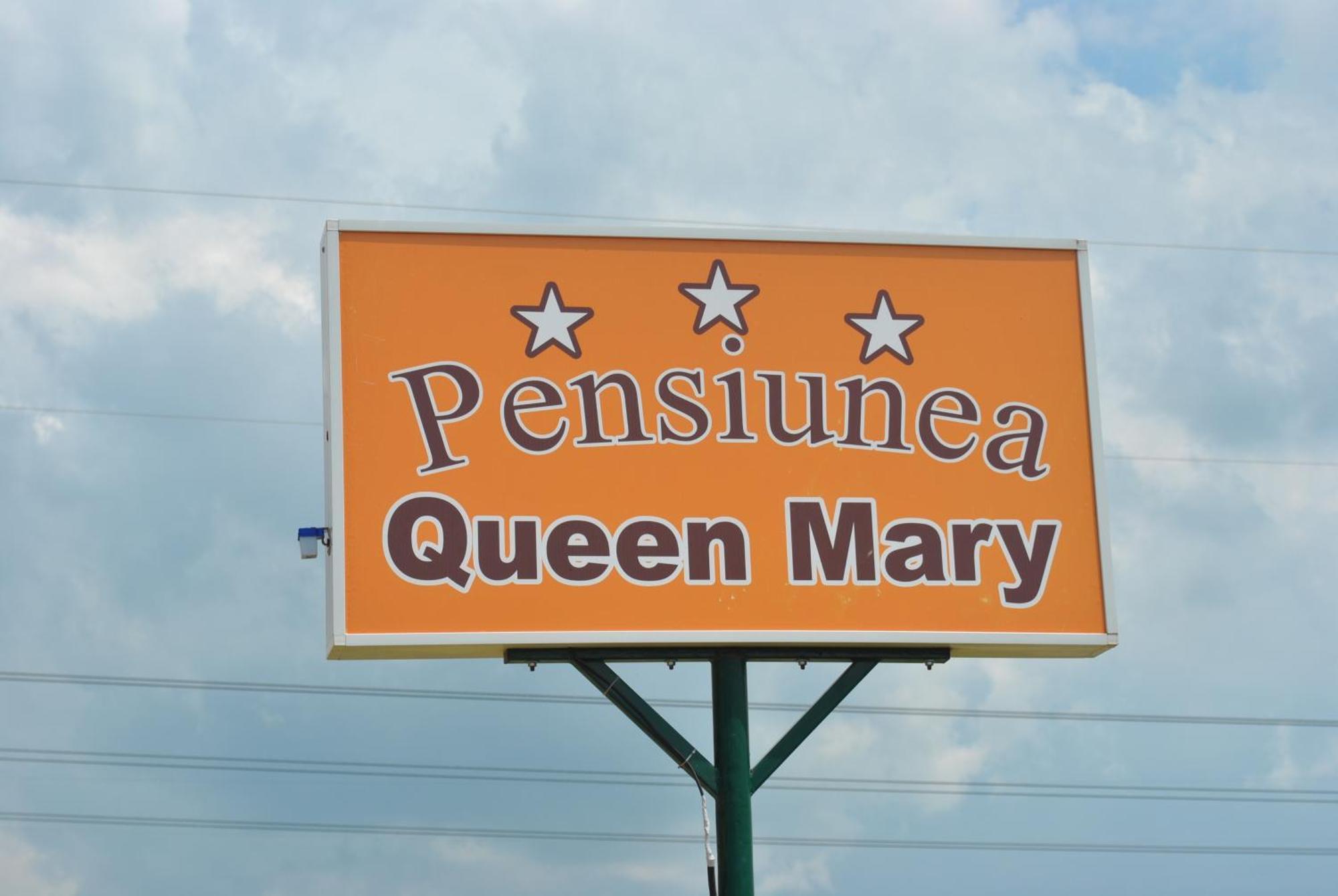 Pensiunea Queen Mary Sanpetru Exterior photo